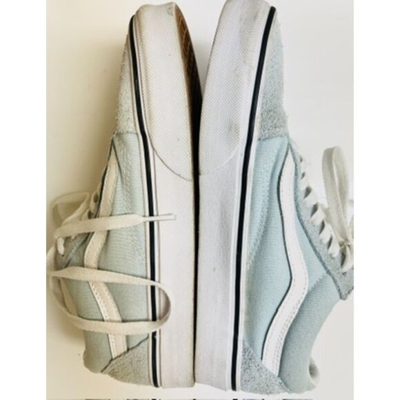 Vans baby blue Old Skool skate shoe. Size 7(M), 8.5(W) - Picture 5 of 8